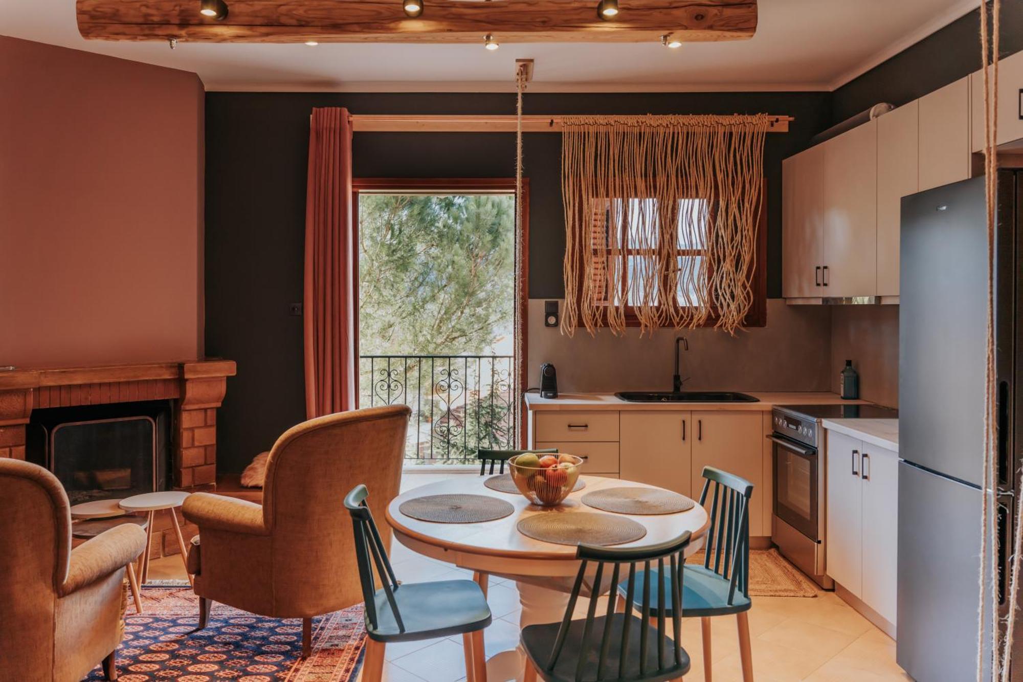 Kalavrita Krinides Apartment And Attics Экстерьер фото